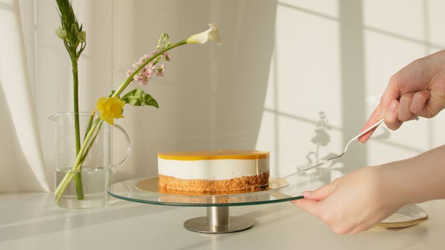 How to Start Selling Cakes from Home